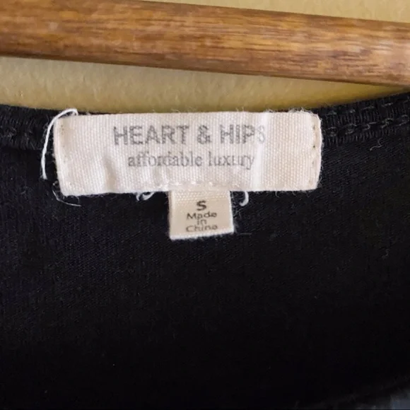 Heart & Hips Black Crop Top - Picture 2 of 4